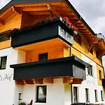 Augl\'S Hof
